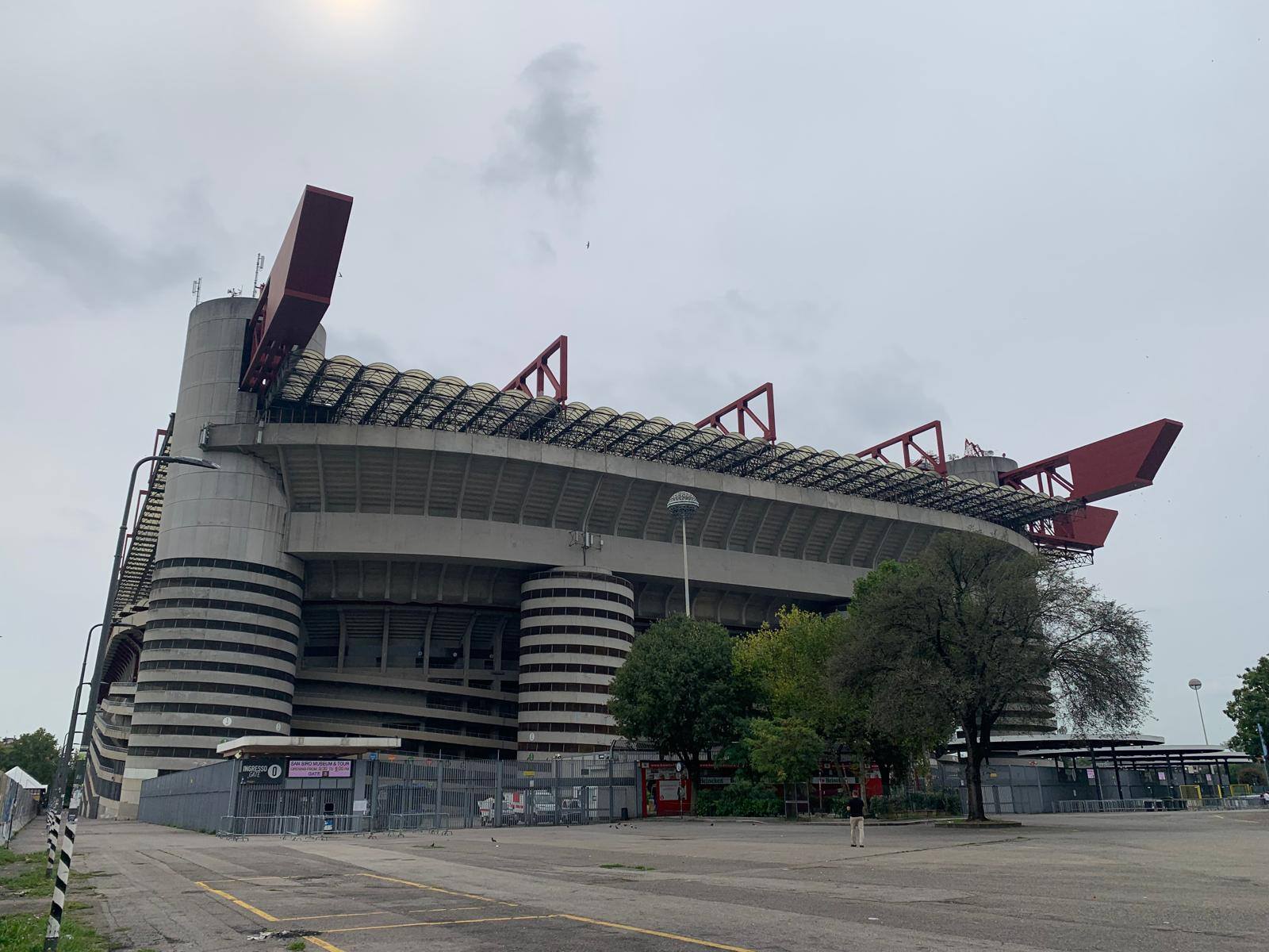 Zdjęcie Mediolan 2025 (08)28f594fc-5d9c-475a-83f7-aaad6c6df3bf.jpg w galerii Wycieczka po Europie - Mediolan